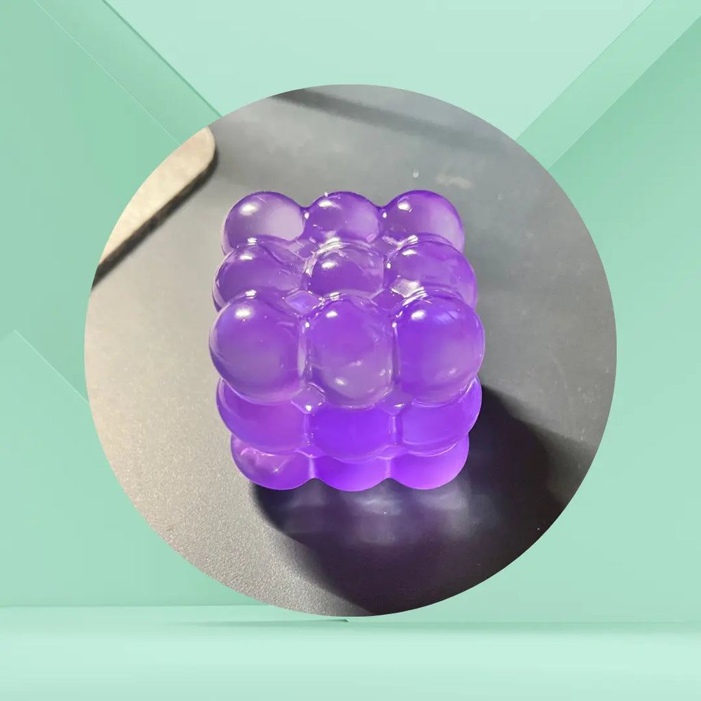 Carré Squishy maltose violet – fidget à presser anti-stress pour enfants TDAH et troubles sensoriels